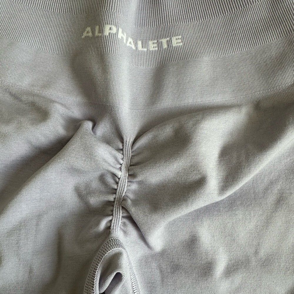 Alphalete Lavender Leggings - Picture 5 of 6